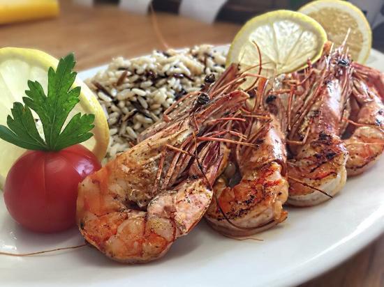 Amster's Beach & Seafoods