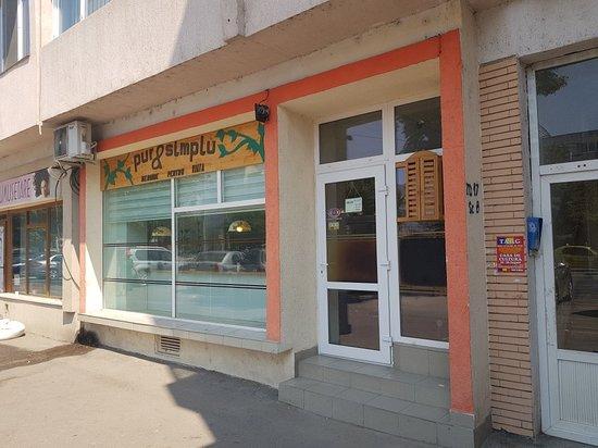 Pur & Simplu Bistro Vegetarian